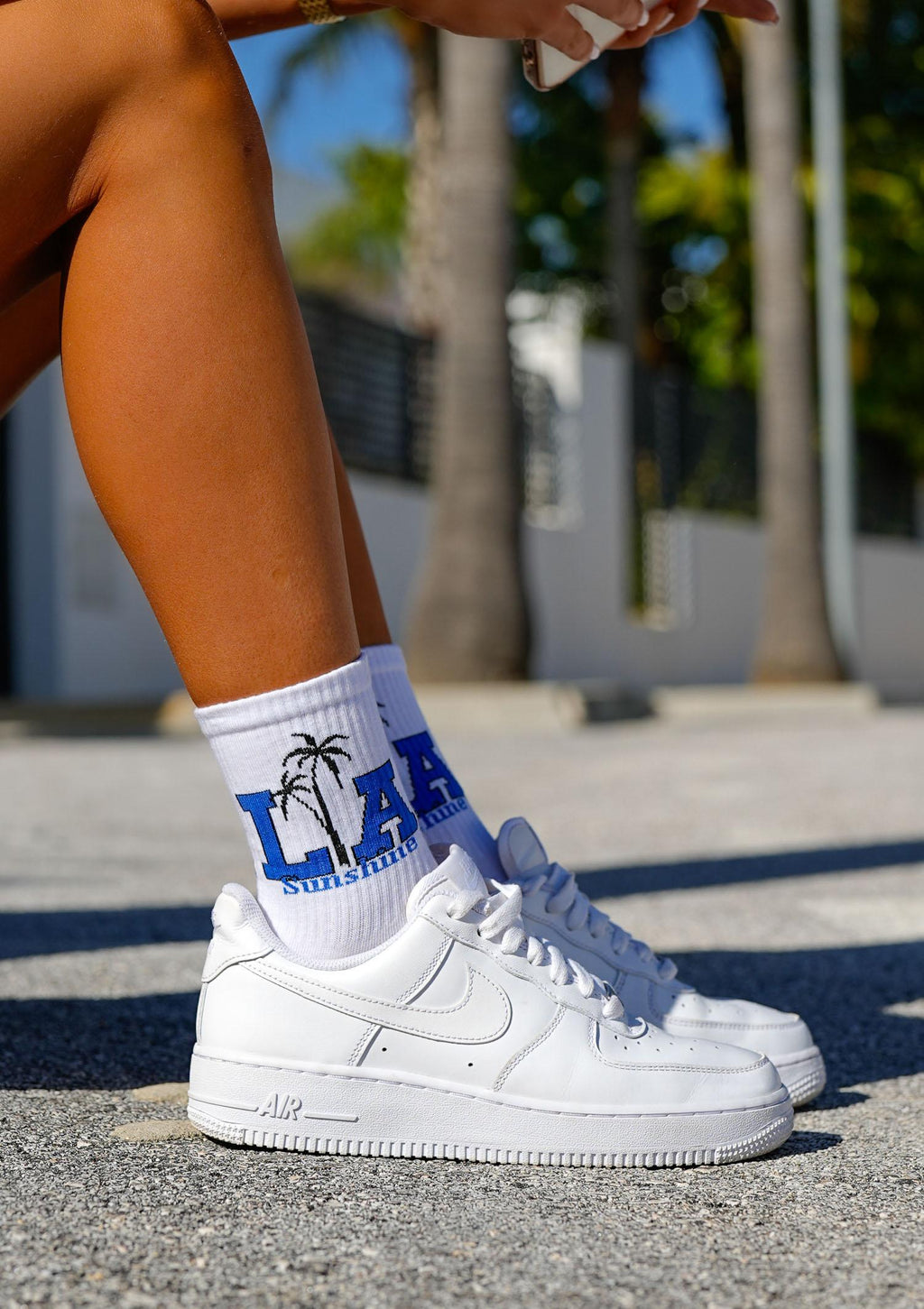 Skarpetki damskie Milena LA Sunshine w sportowym stylu, z granatowym napisem