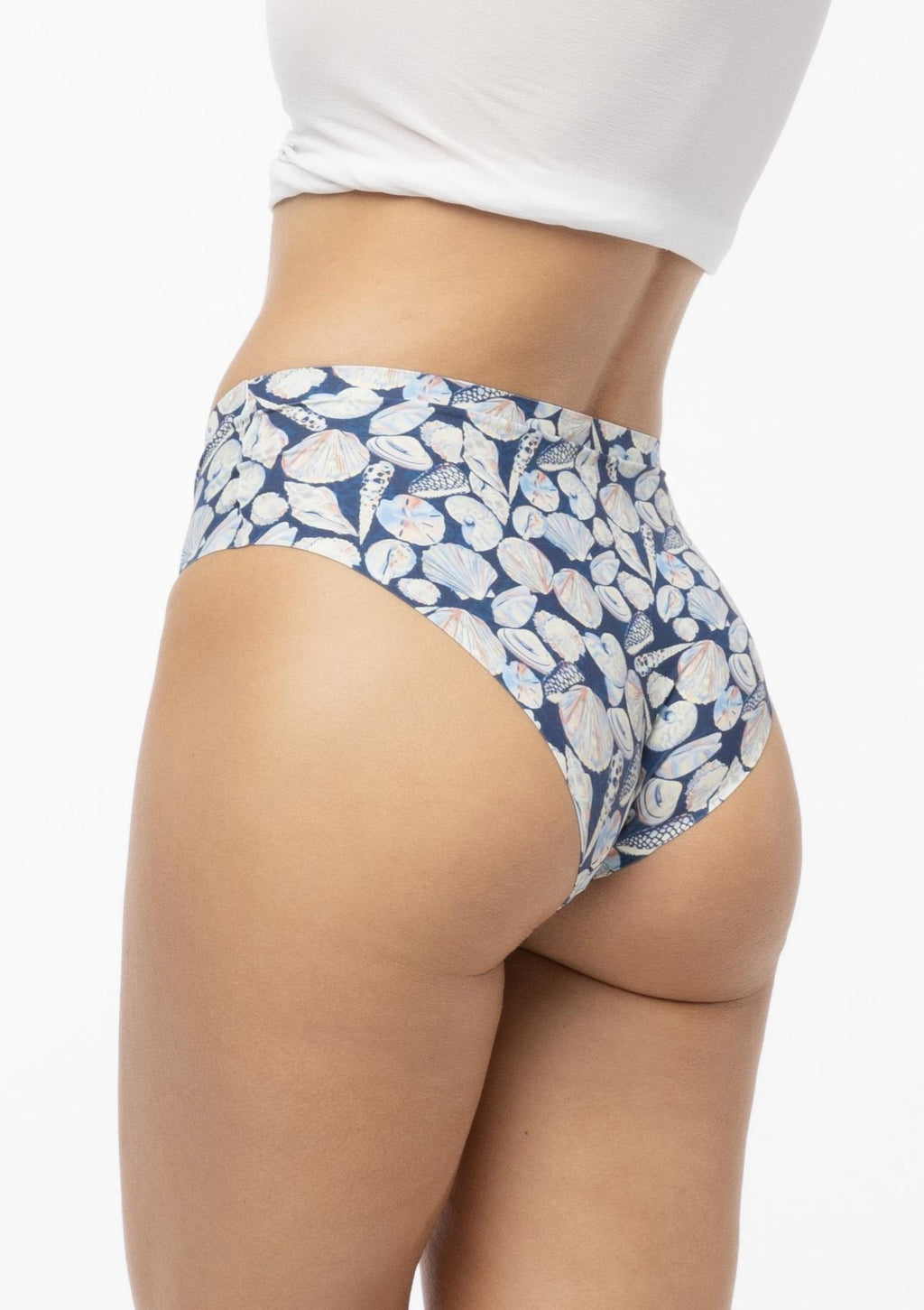 Figi damskie klasyczne Julimex Shells Simple Classic, bezszwowe, z mozaiką muszli