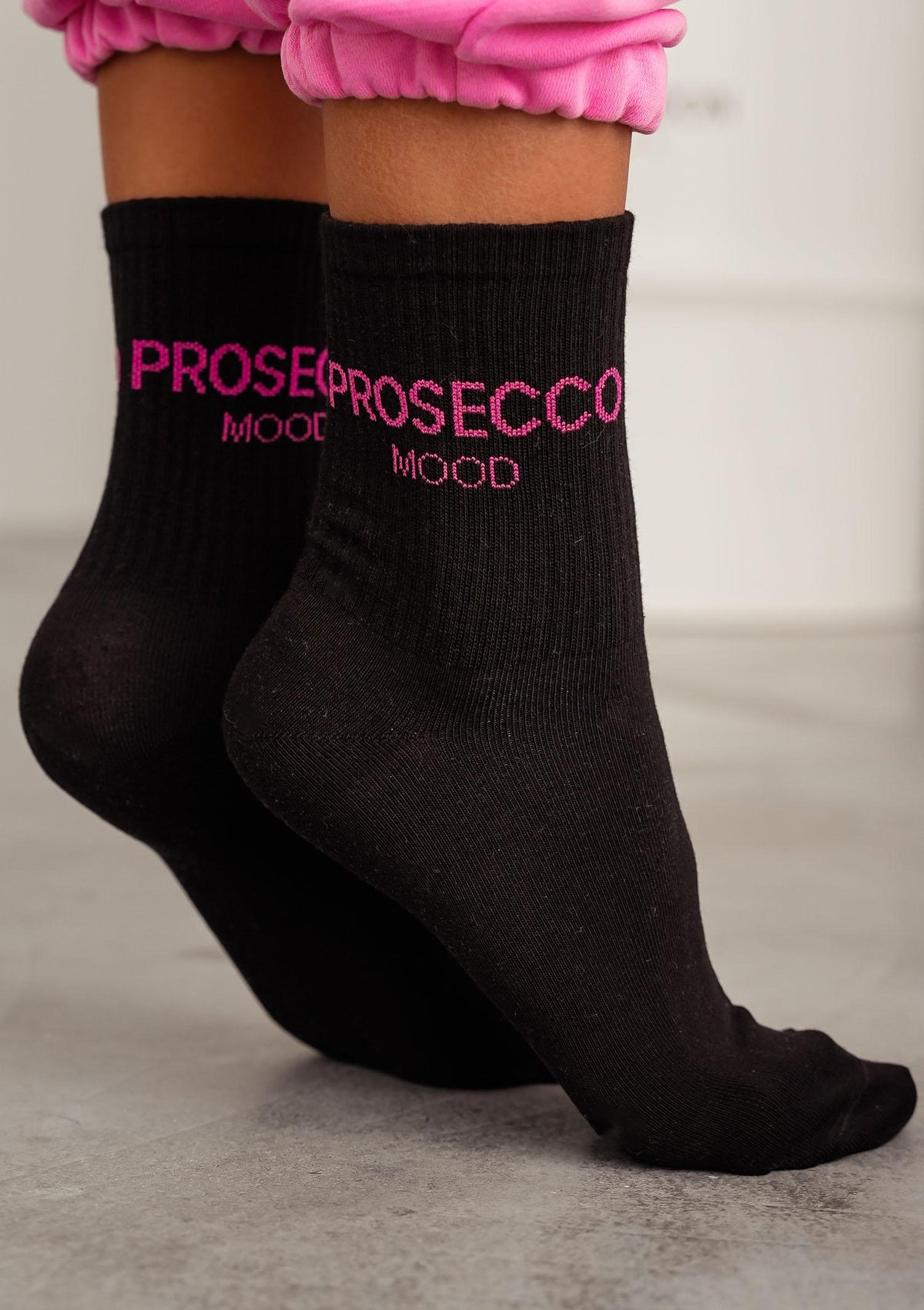 Skarpetki damskie z haftowanym napisem Prosecco Mood Milena, czarne, za kostkę