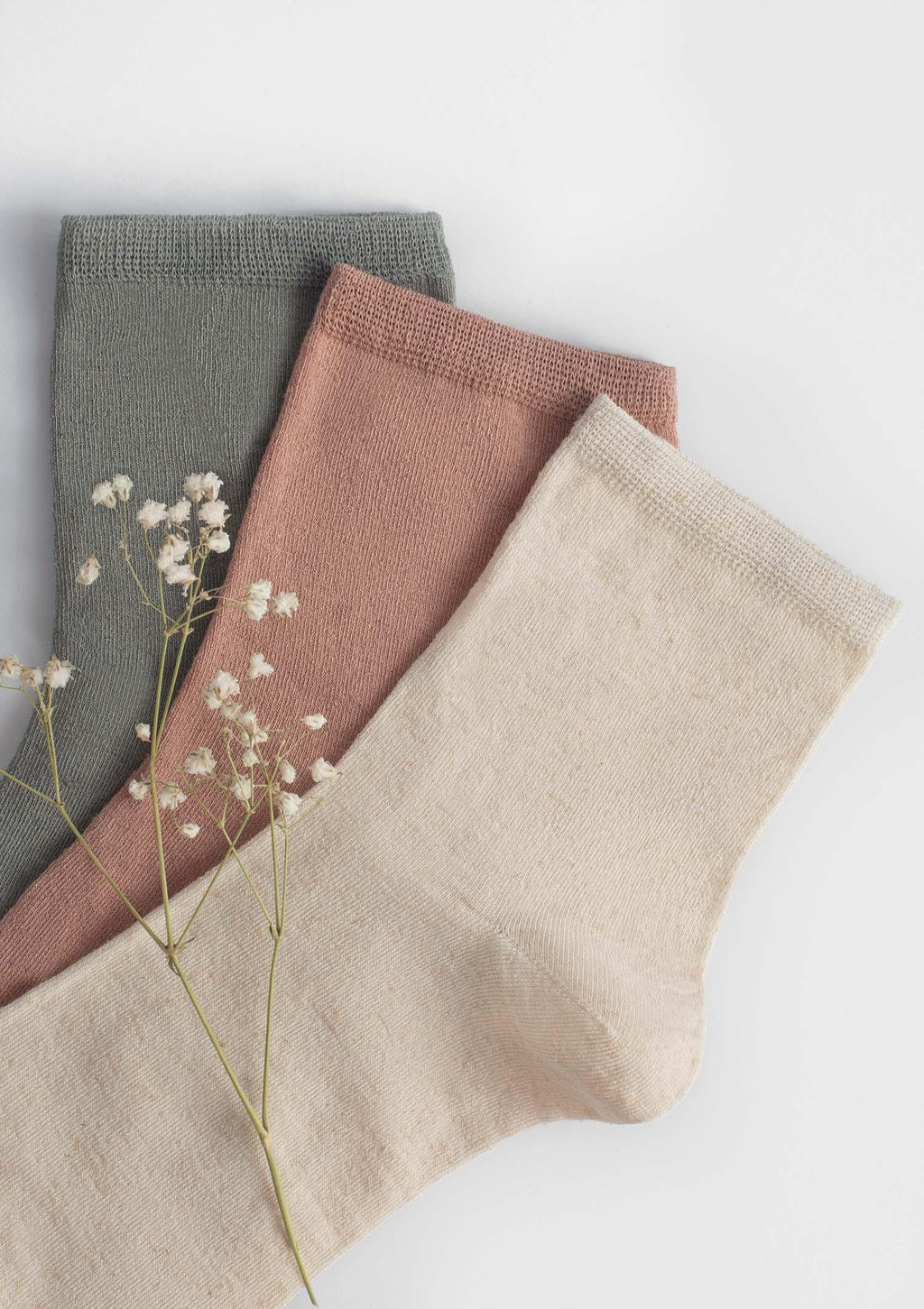 Skarpetki damskie klasyczne z wiskozy i lnu Len Line Socks Marilyn, oliwkowe