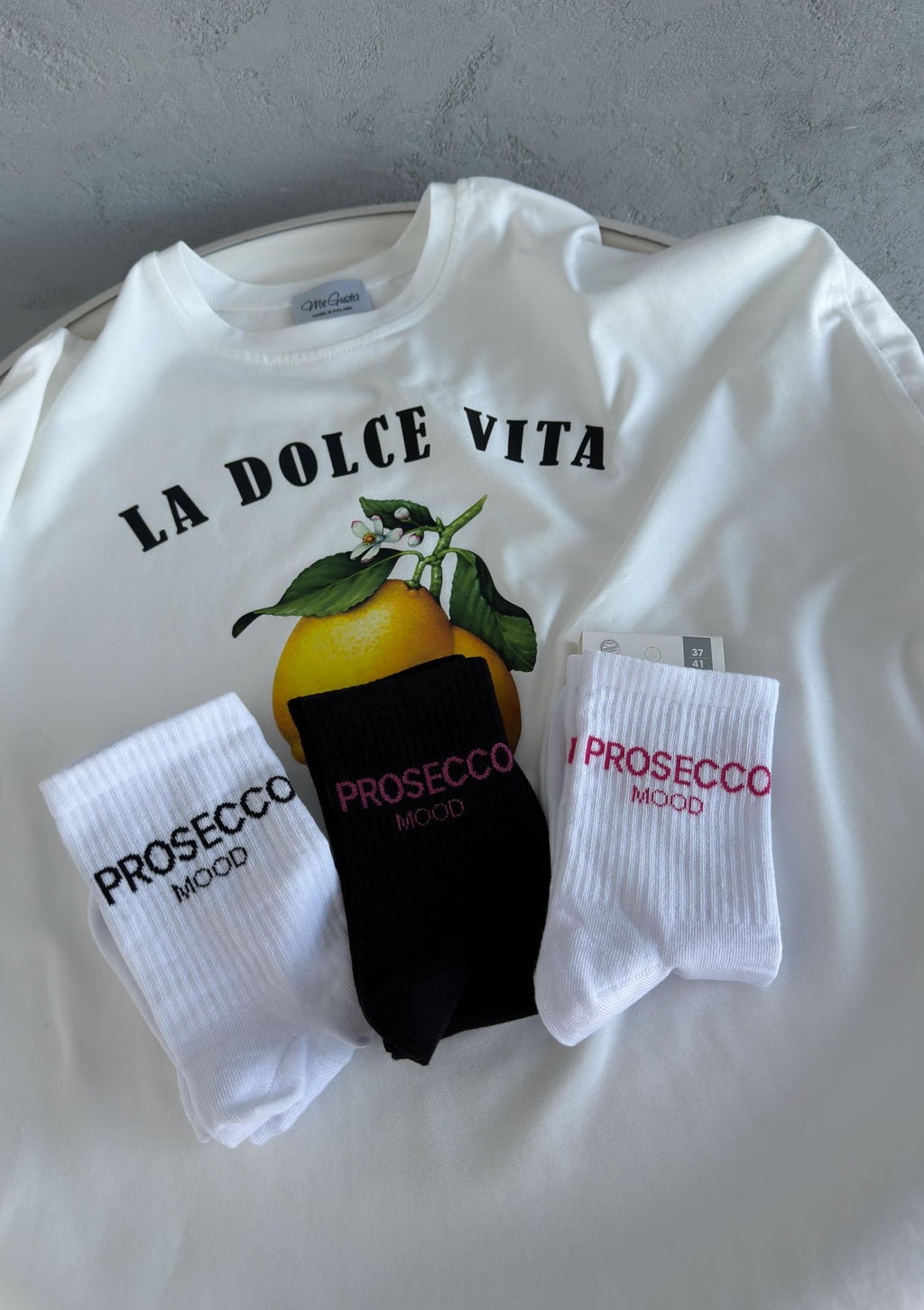 Skarpetki damskie z minimalistycznym różowym napisem Prosecco Mood Milena, za kostkę