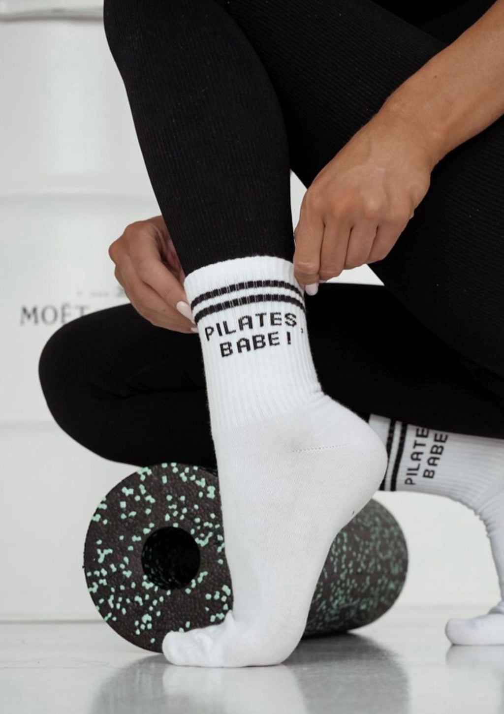 Skarpetki damskie Milena Pilates Babe, bawełniane, białe, z napisem