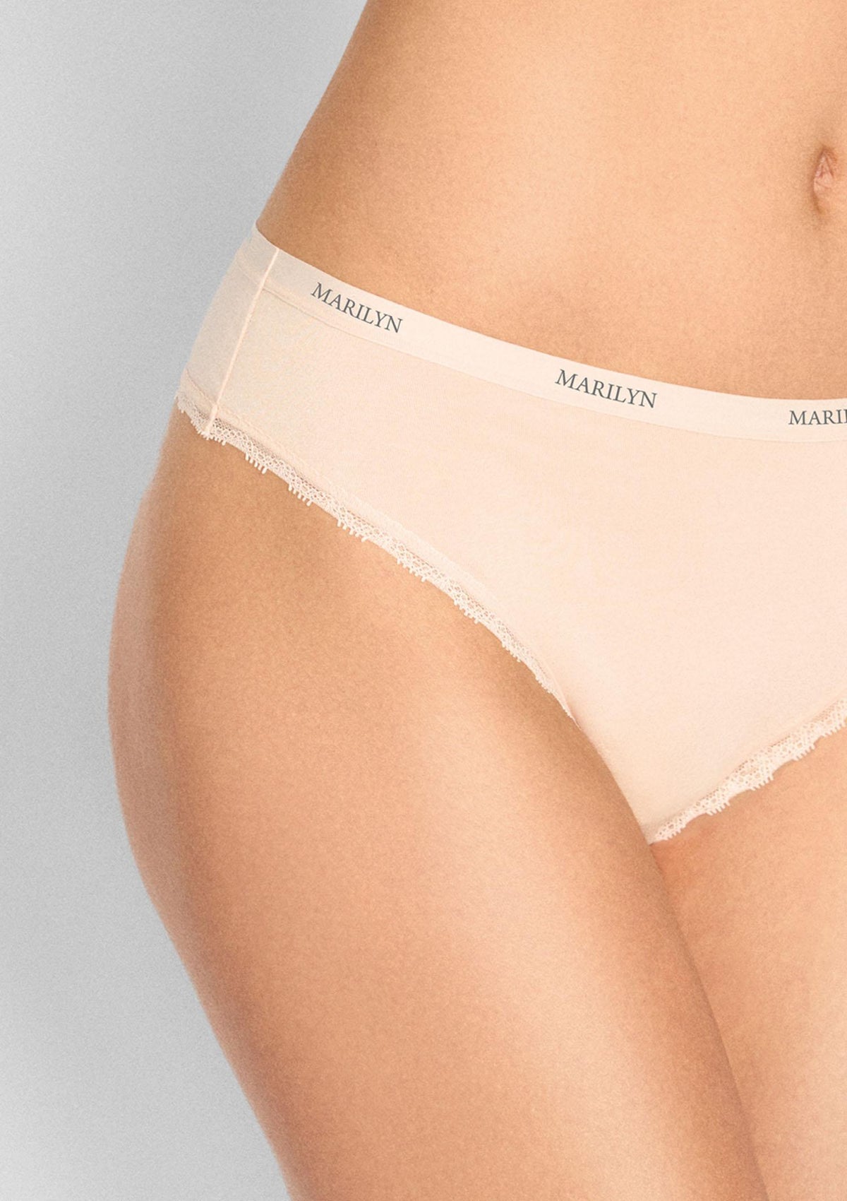 Stringi damskie Marilyn Julia z koronką, wiskoza bambusowa i bawełna organiczna, kremowe