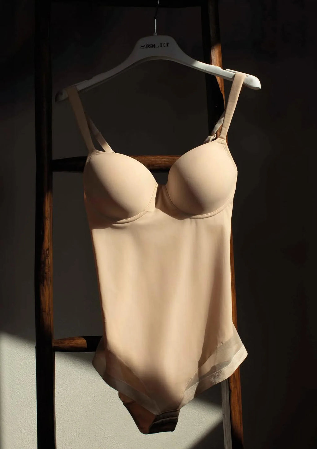 Sielei Every 1852 body modelujące bezszwowe beżowe