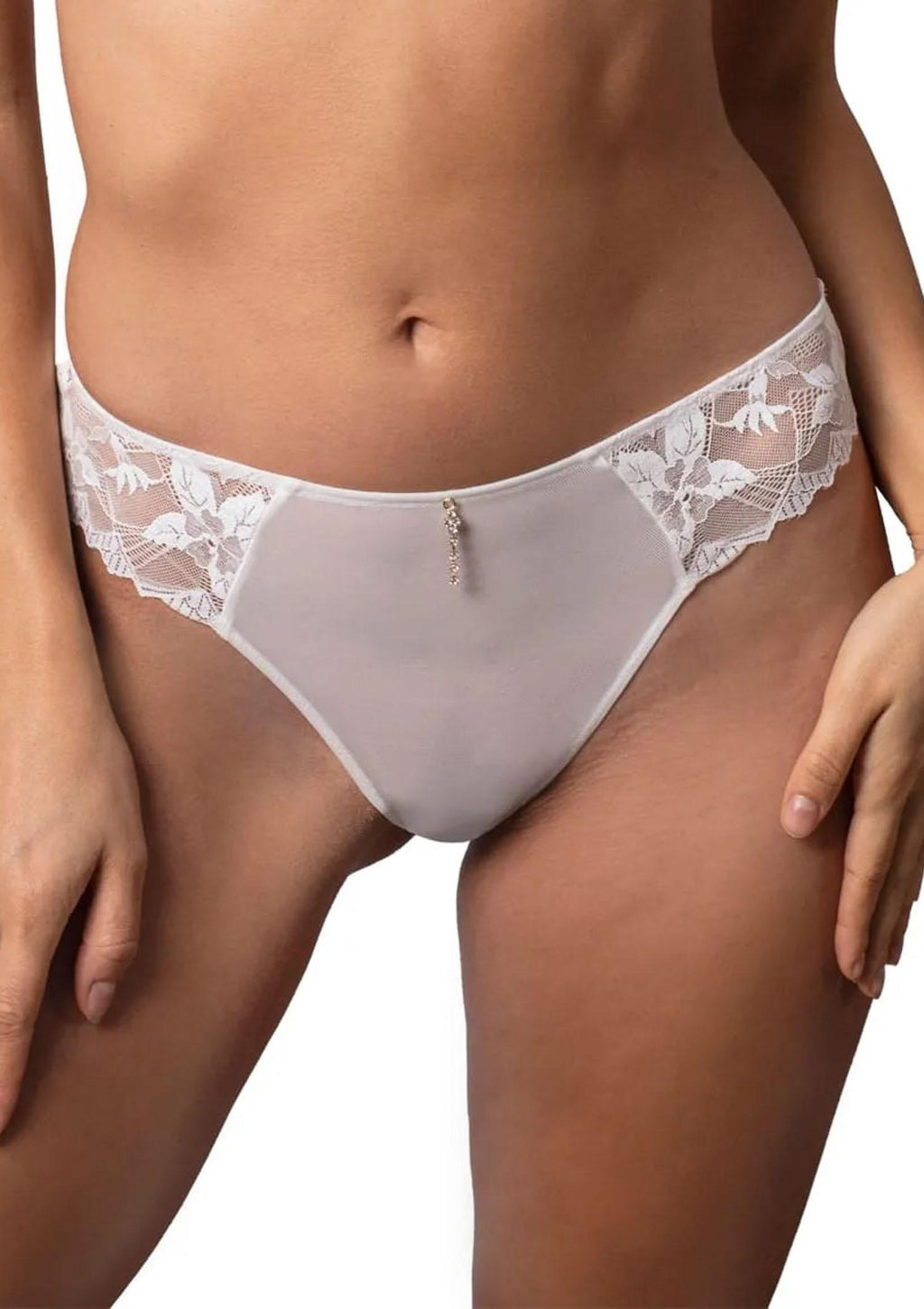 Majtki damskie brazyliany Agio DM-6341 z kwiatową koronką, off white