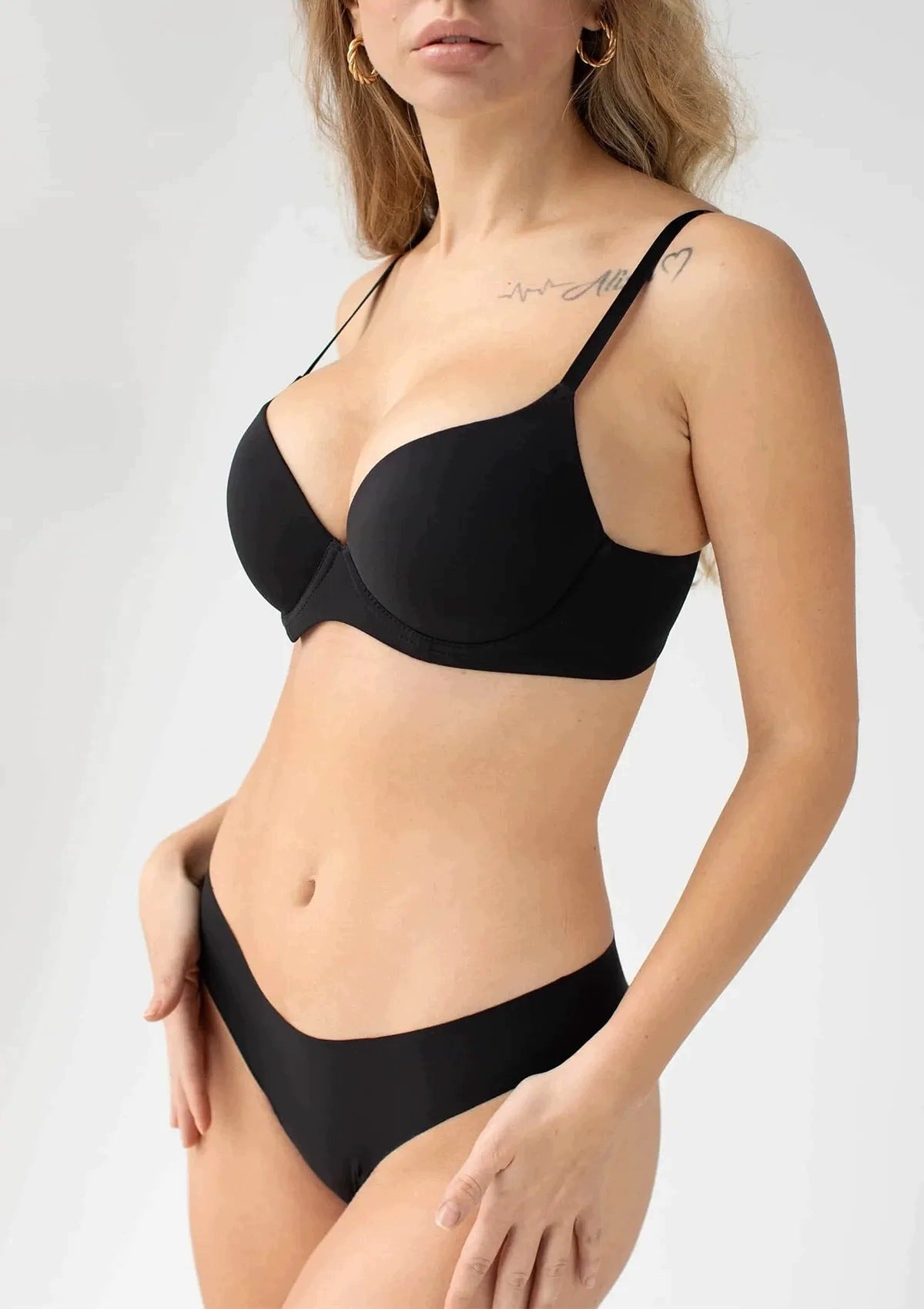 Biustonosz push-up gładki Touch Me Kleo z mikrofibry, czarny