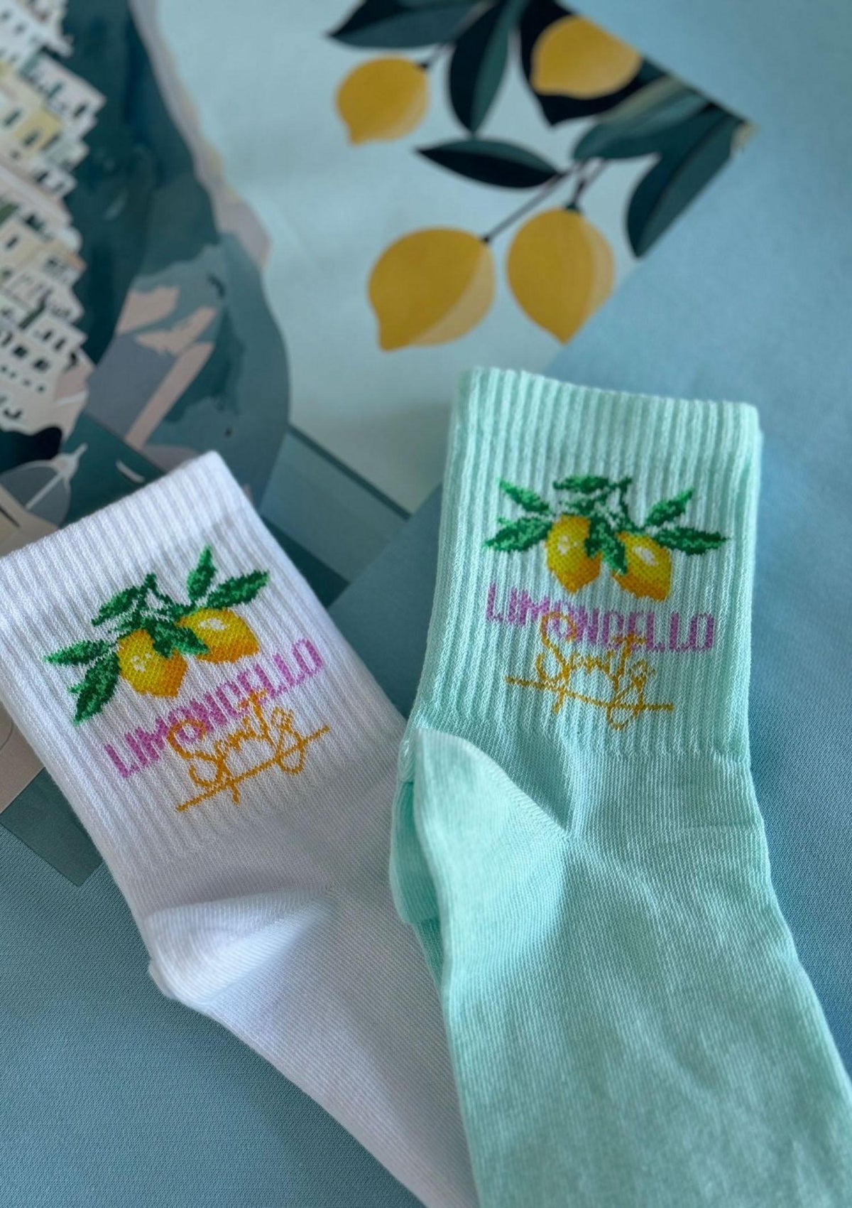 Skarpetki damskie z wakacyjnym napisem Limoncello Spritz Milena, białe, za kostkę
