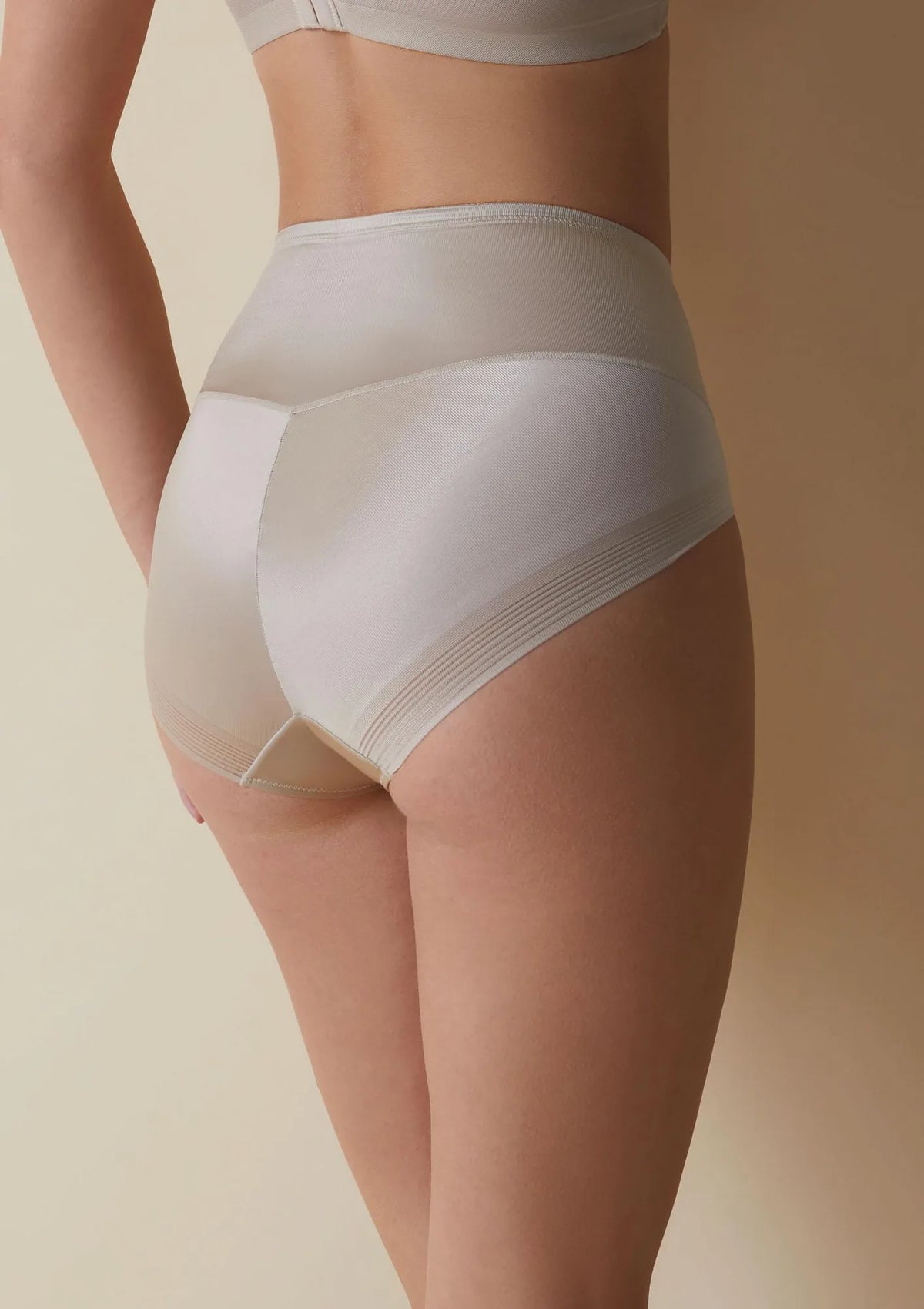 Selene Violeta Faja wysokie figi modelujące beżowe ze wzmocnionym przodem