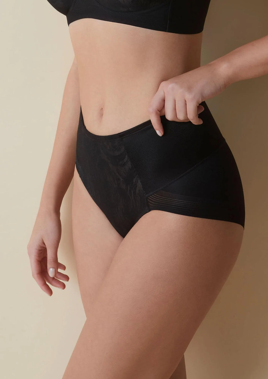 Selene Violeta Faja wysokie figi modelujące czarne ze wzmocnionym przodem