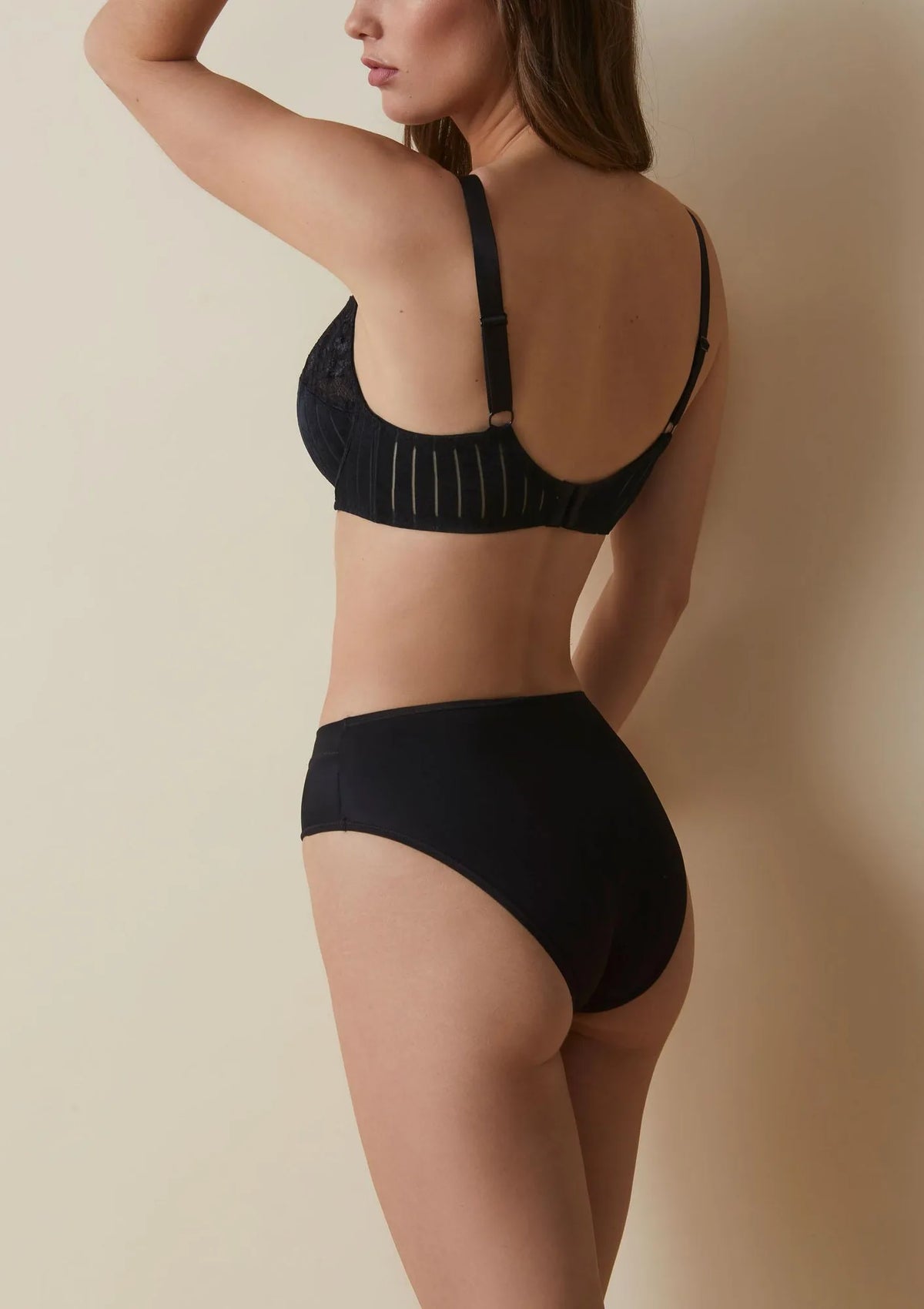 Figi Selene Mariluz czarne z podwyższoną talią, lekko modelujące