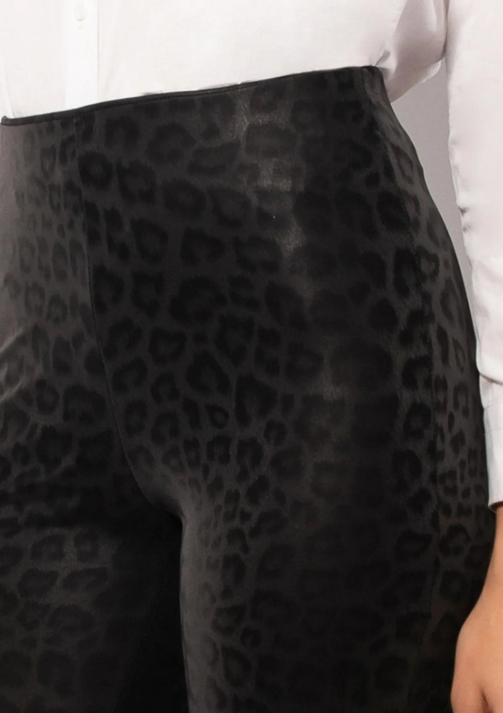 Animal LG15 Sielei: legginsy damskie czarne w zwierzęcy