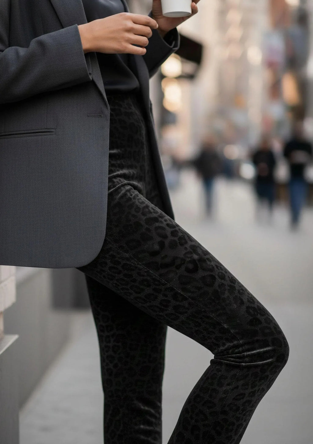 Animal LG15 Sielei: legginsy damskie czarne w zwierzęcy
