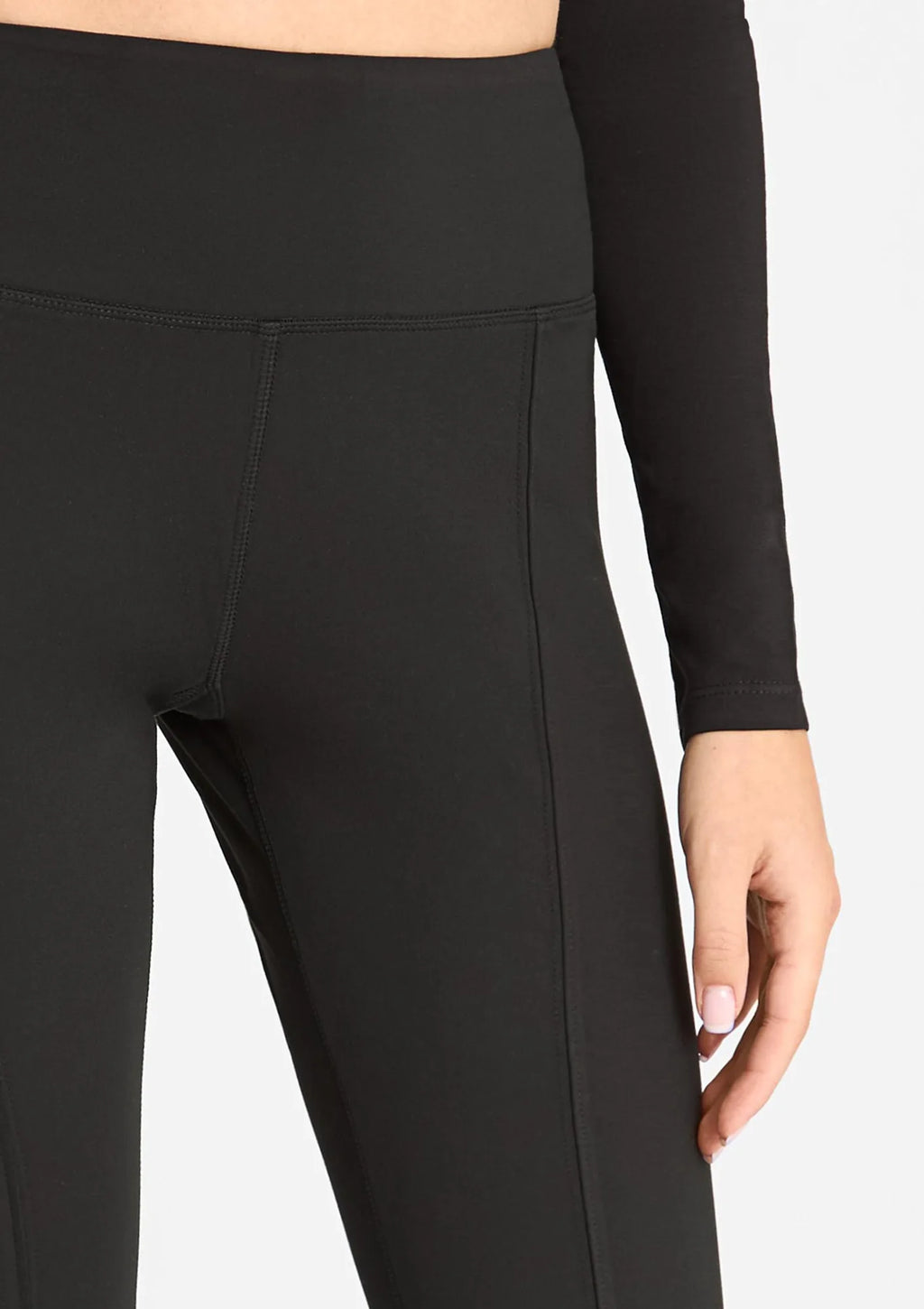 853 Flared Marilyn: legginsy damskie czarne z efektownym rozcięciem