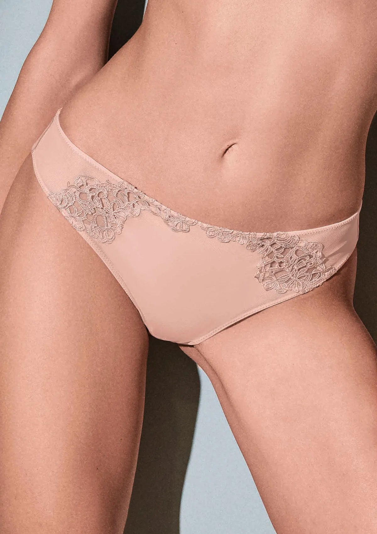 Lormar Chanson 4282 brazyliany damskie pudrowy z haftem na tiulu