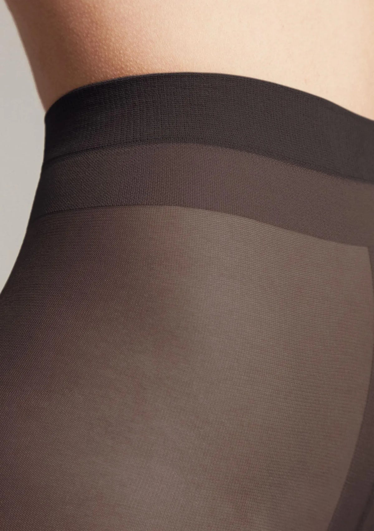 Conte Prestige 40 rajstopy czarne z Lycrą o jedwabistym efekcie
