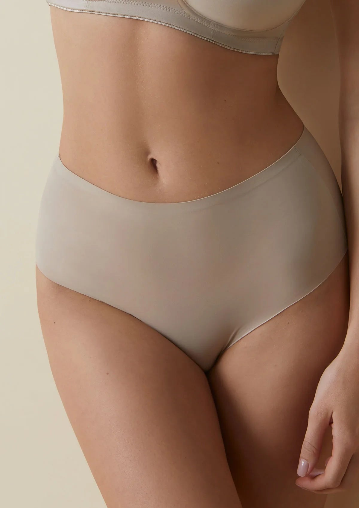 Wysokie figi bezszwowe Selene 503 maxi beżowe, beżowe