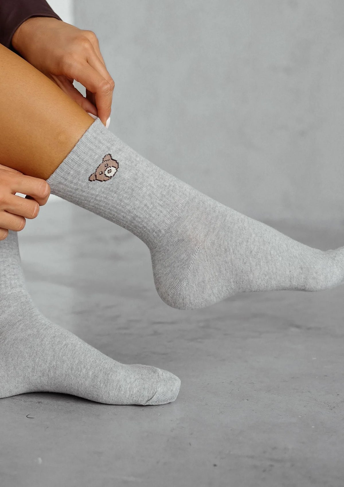 Milena Niedźwiadek bawełniane skarpetki damskie szare