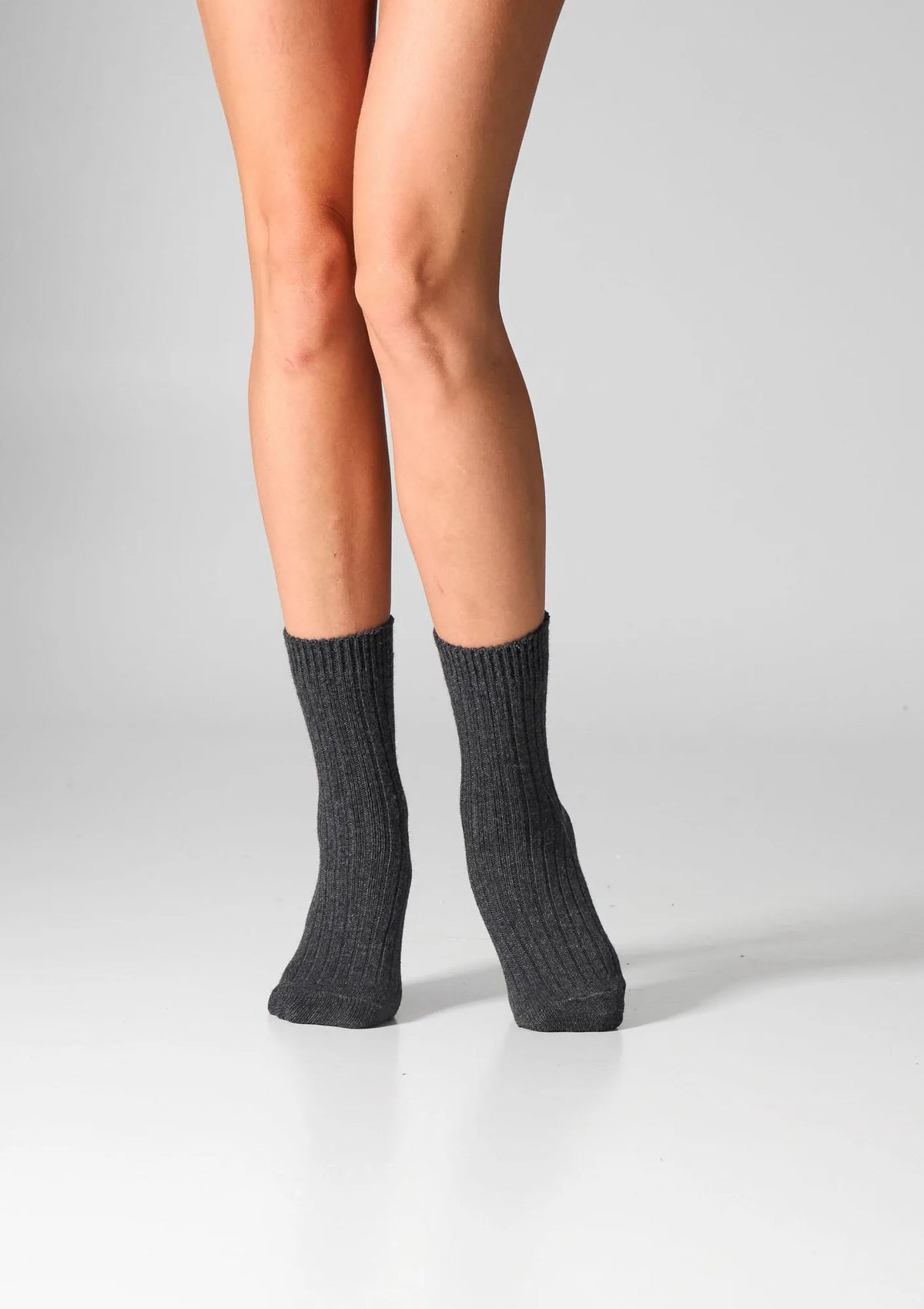 Legs SCM26 skarpetki damskie z merynosem i kaszmirem szare
