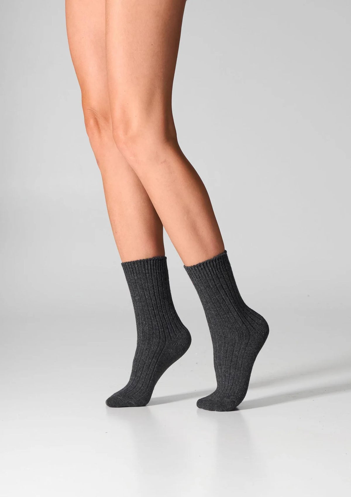 Legs SCM26 skarpetki damskie z merynosem i kaszmirem szare