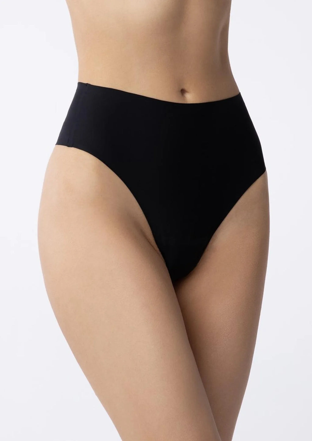 Bezszwowe stringi damskie czarne String Maxi, wysoki pas