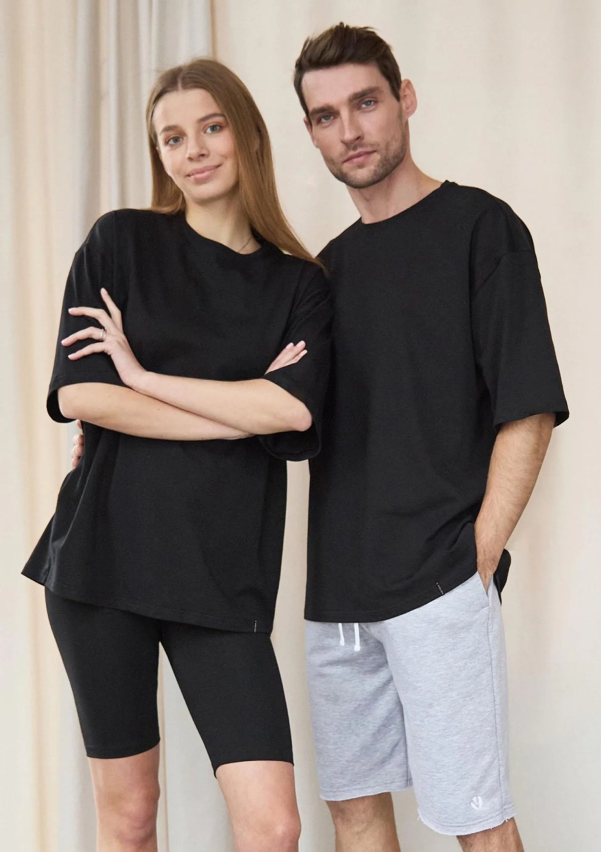 Naviale Unisex Delta T-shirt oversize czarny z bawełny czesanej