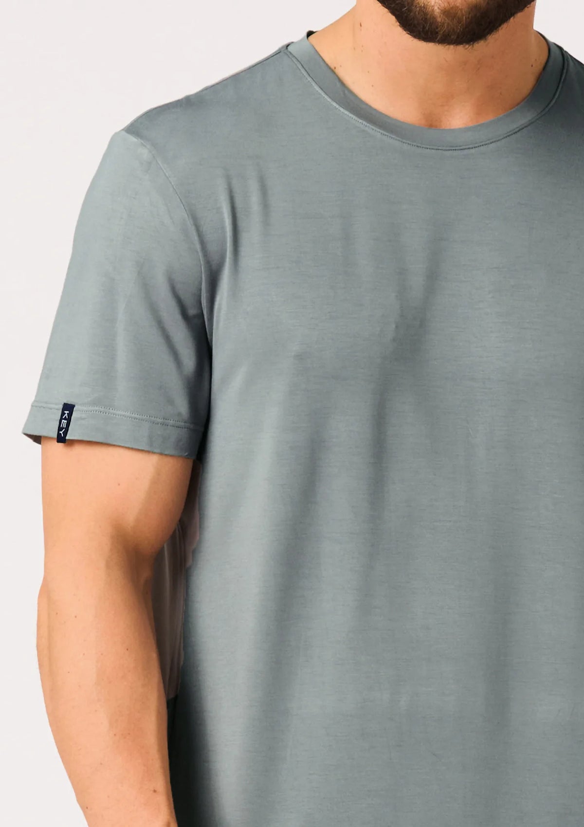 T-shirt męski Key MVK 001 z bambusa, lekko dopasowany